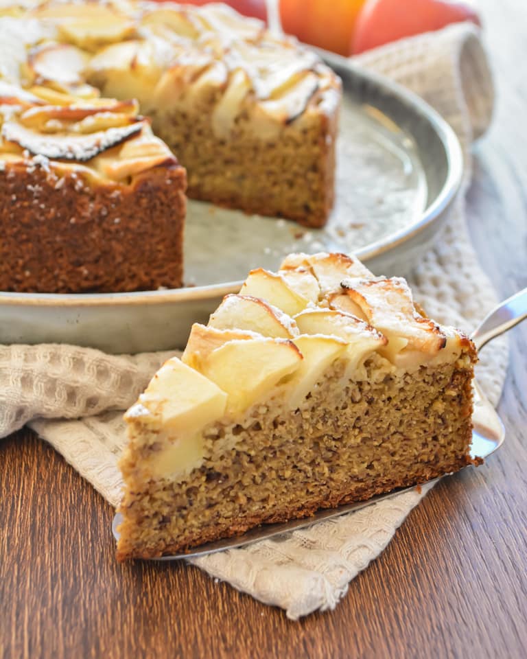 Ausschnitt aus Korb mit Apfeltaschen