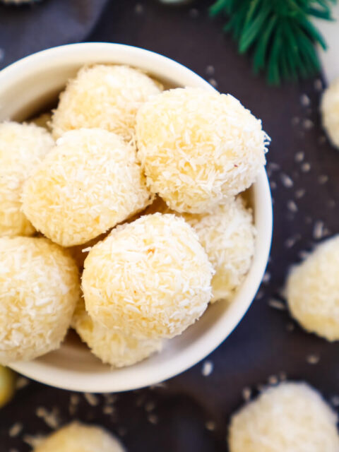 Kokos-Rumkugeln ♥ No-Bake Weihnachtskekse!