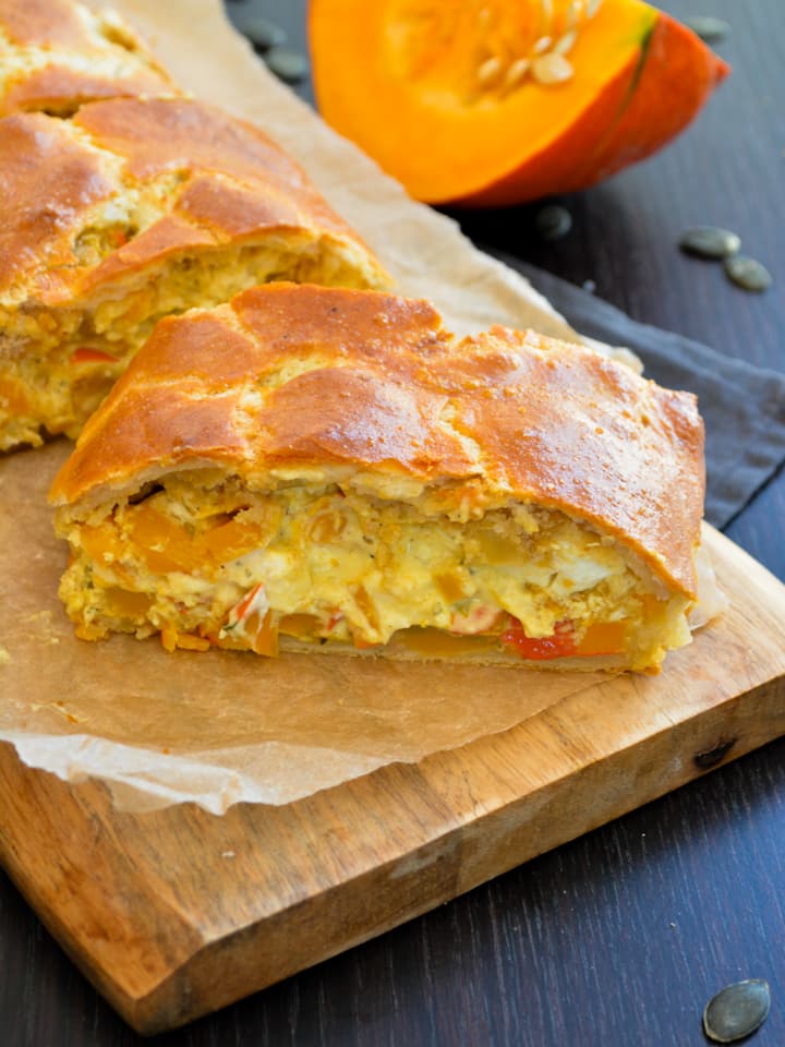 Ausschnitt aus Korb mit Apfeltaschen