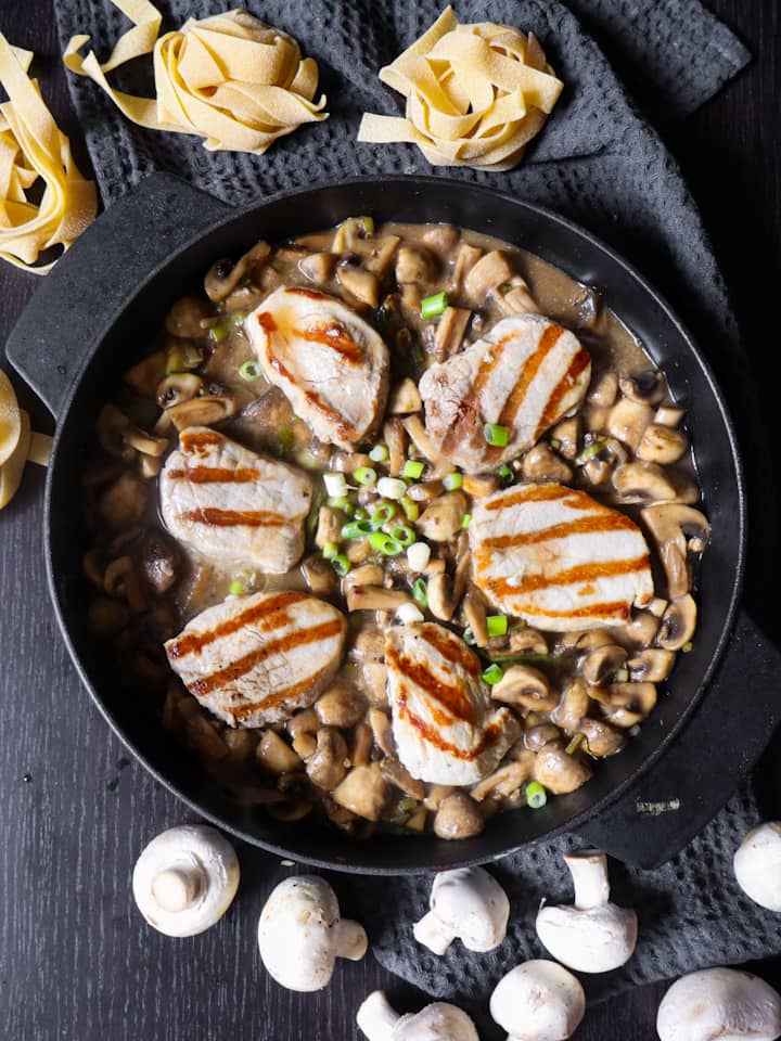 Schweinsmedaillons in Champignonsauce