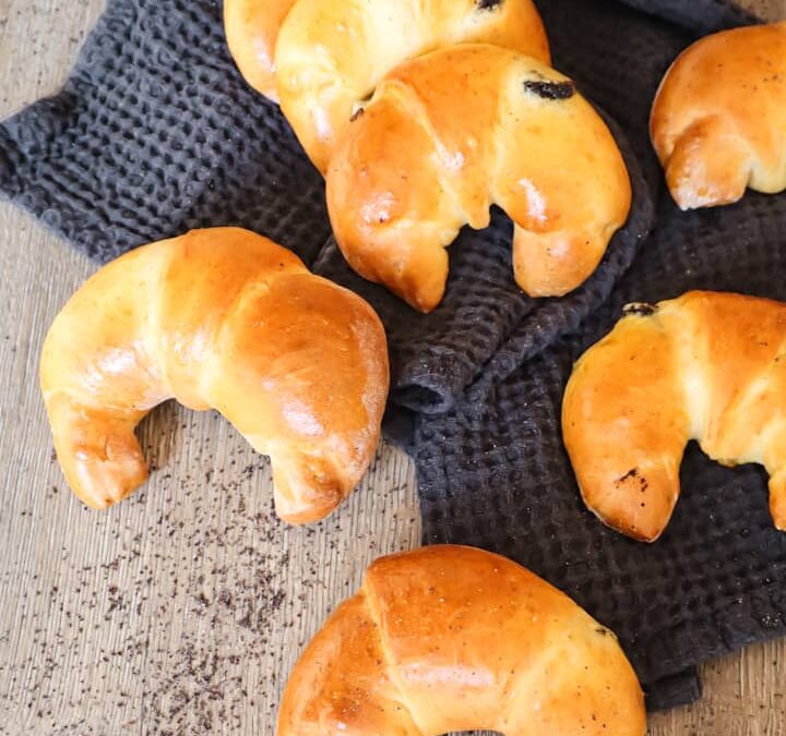 Mohnkipferl aus Topfen-Öl-Teig