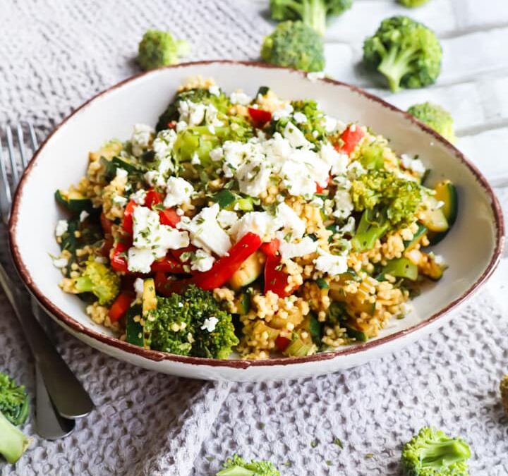Hirse-Gemüse-Pfanne mit Feta