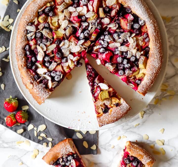 Rhabarber Beeren Gateau