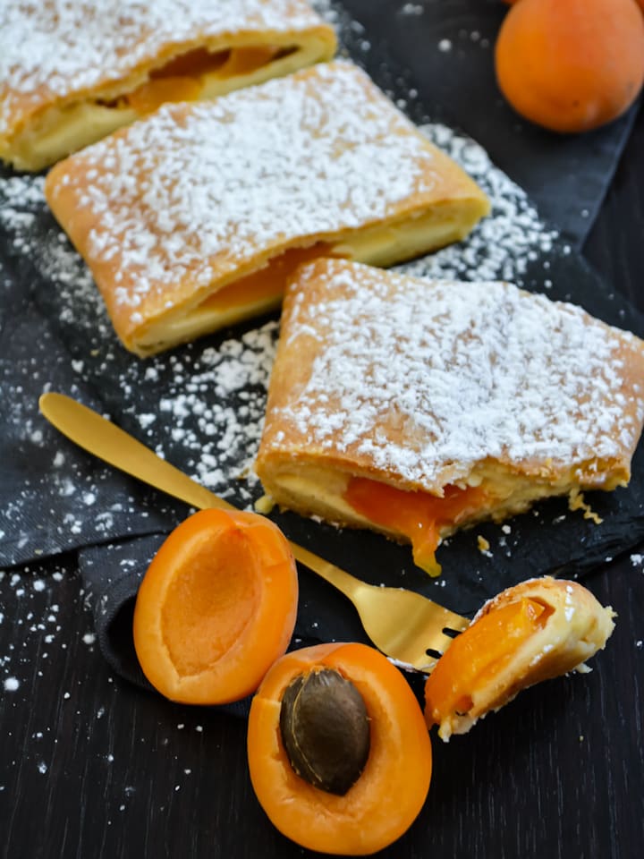 Ausschnitt aus Korb mit Apfeltaschen