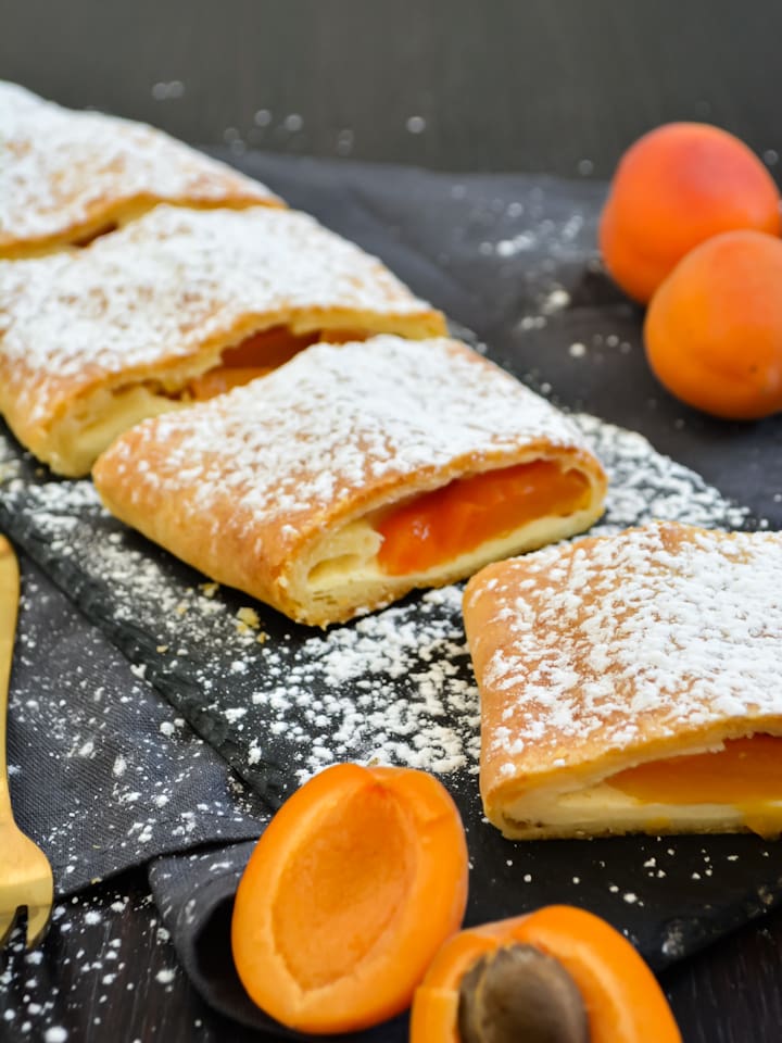 Marillen-Topfen-Strudel