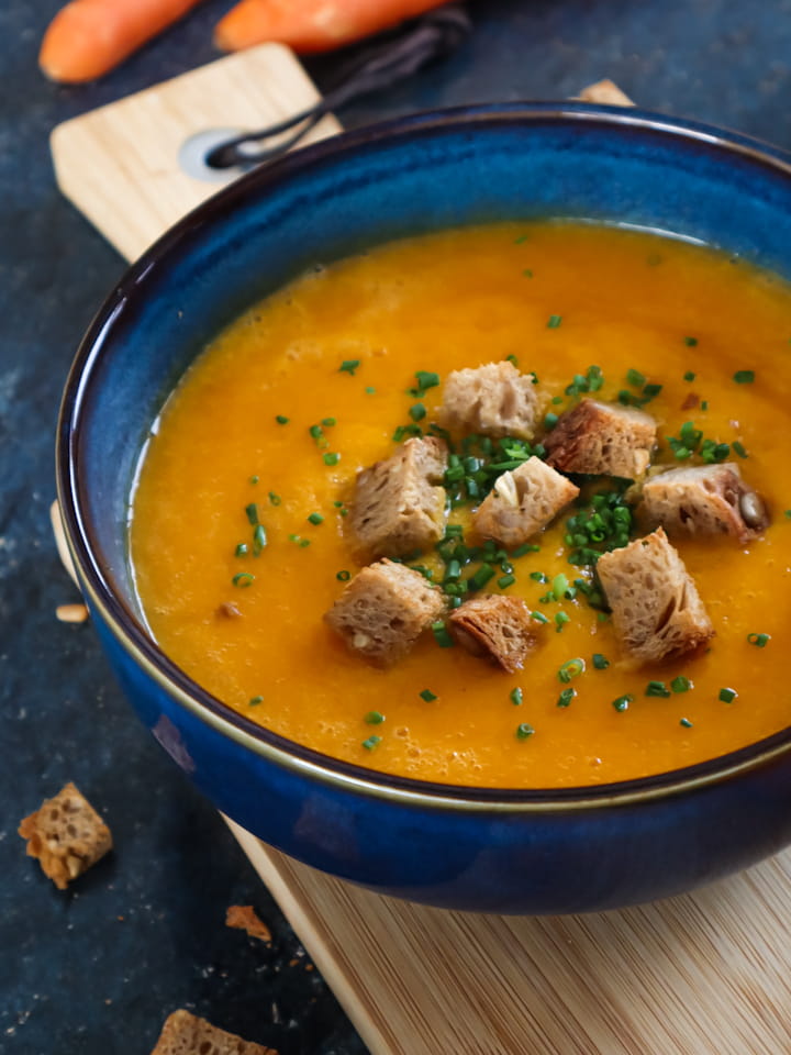 Ausschnitt aus Korb mit Apfeltaschen