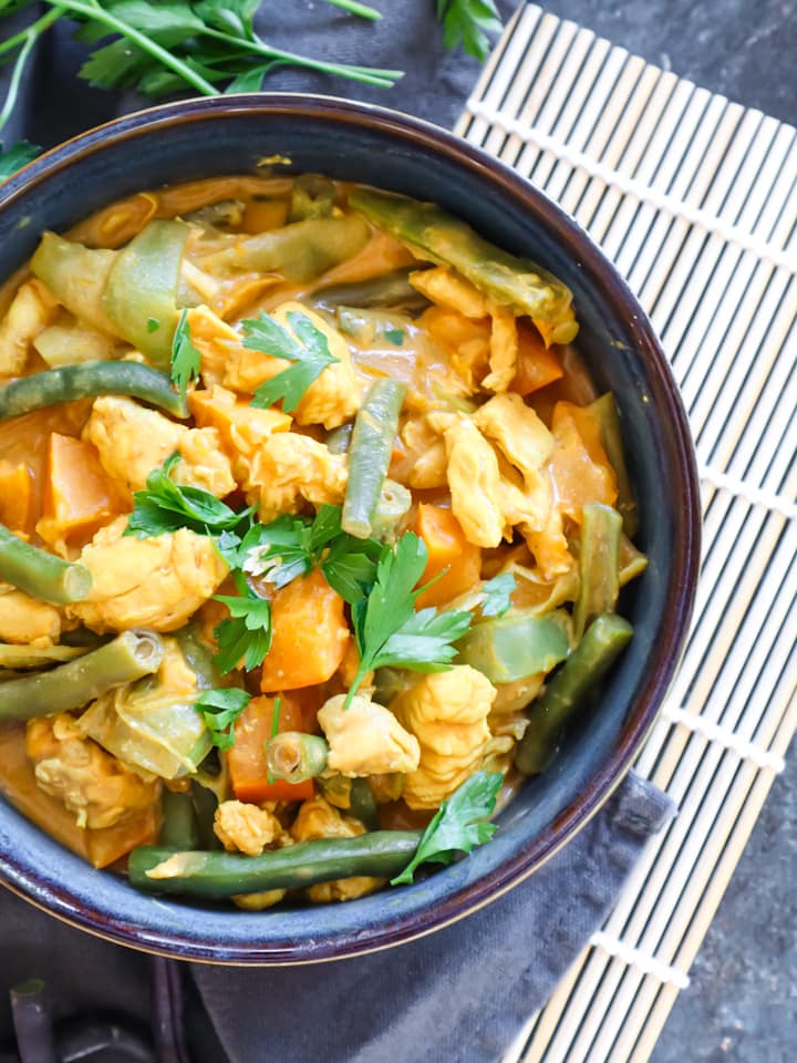 Hühner Curry mit Kürbis und Fisolen