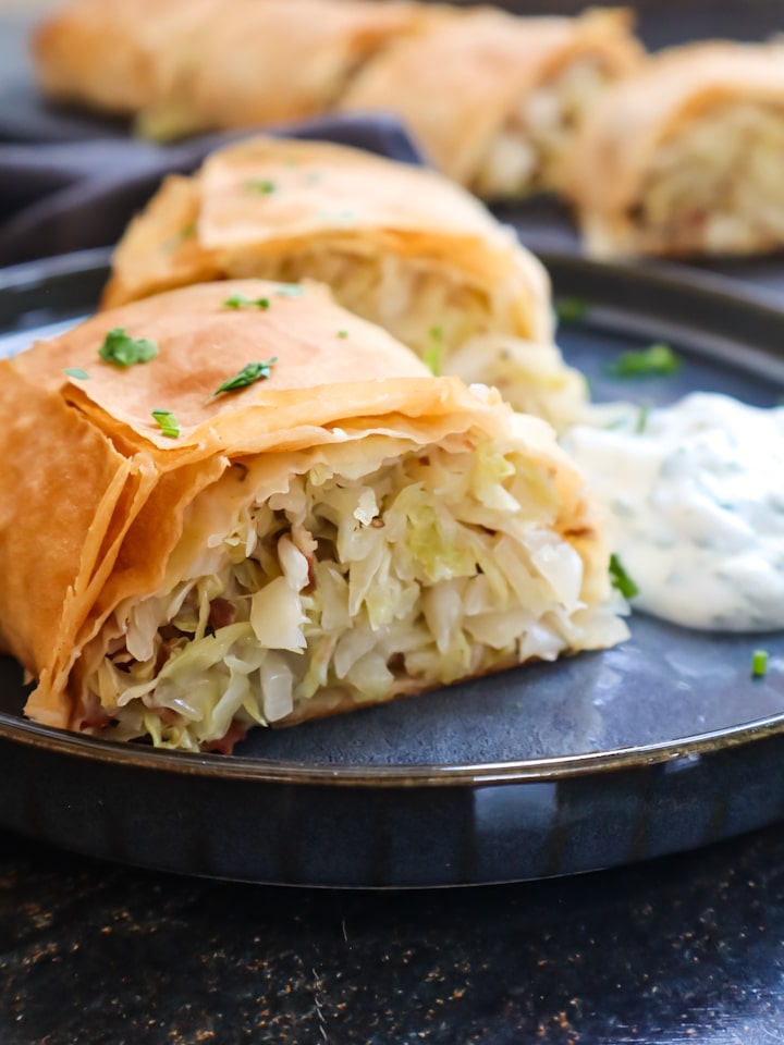 Ausschnitt aus Korb mit Apfeltaschen