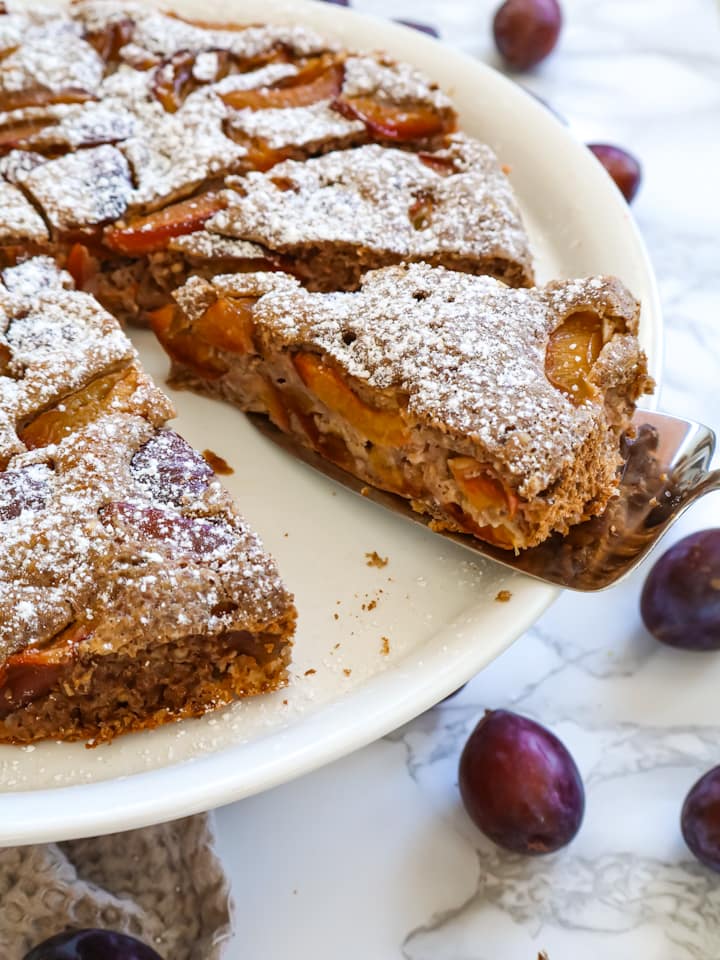 Ausschnitt aus Korb mit Apfeltaschen