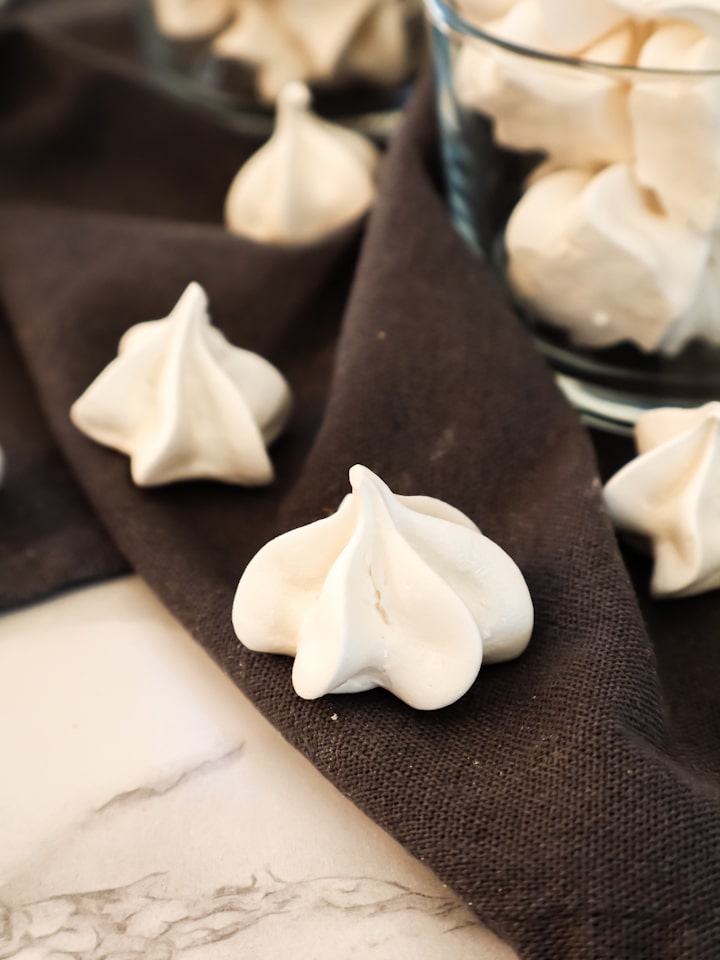 Ausschnitt aus Korb mit Apfeltaschen