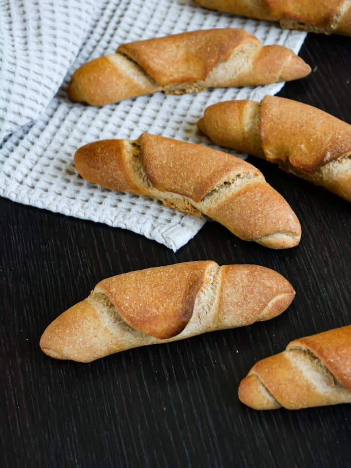 Ausschnitt aus Korb mit Apfeltaschen