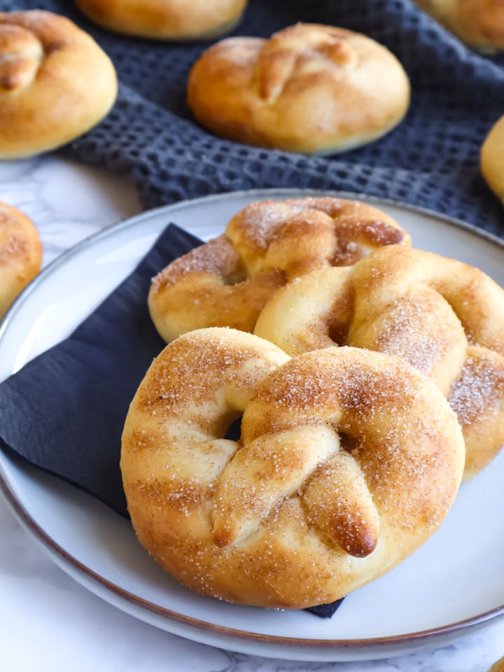 Ausschnitt aus Korb mit Apfeltaschen
