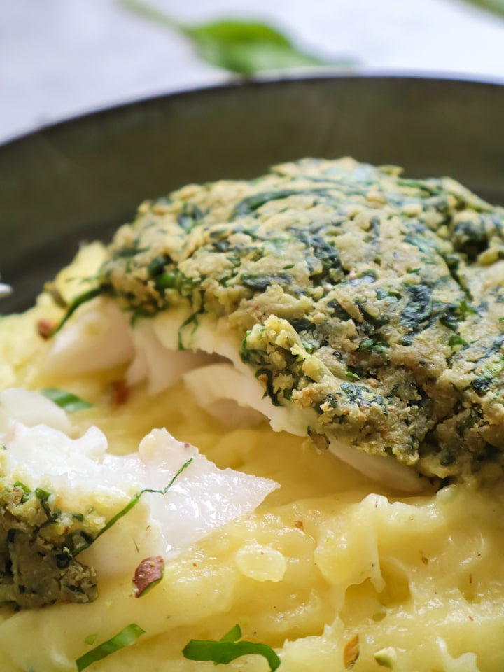 Ausschnitt aus Korb mit Apfeltaschen