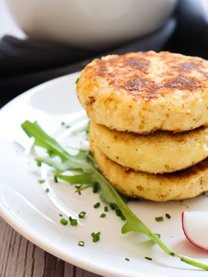 Ausschnitt aus Korb mit Apfeltaschen