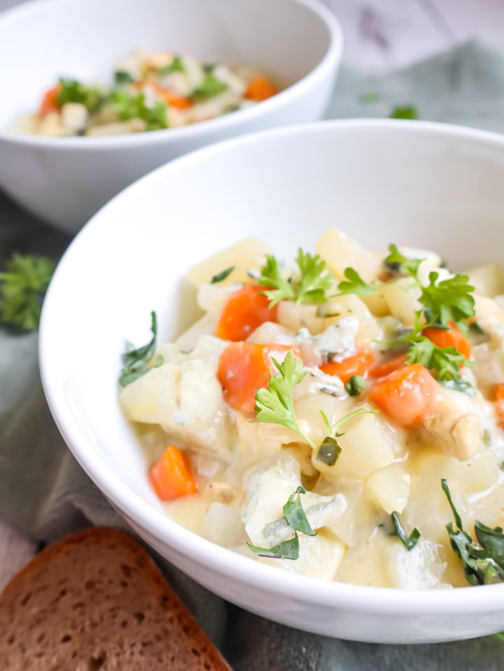 Ausschnitt aus Korb mit Apfeltaschen