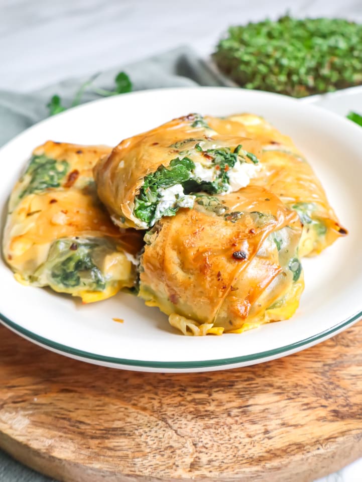 Ausschnitt aus Korb mit Apfeltaschen