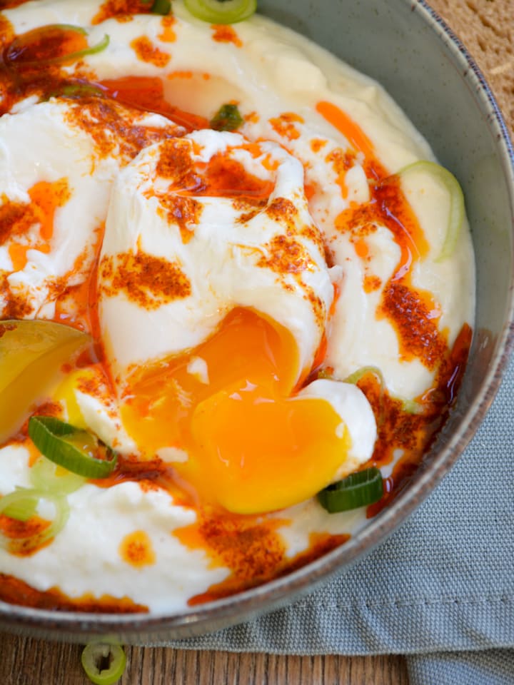 Ausschnitt aus Korb mit Apfeltaschen