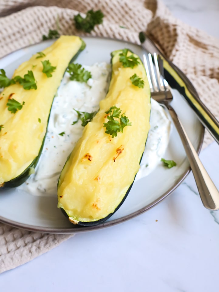 Ausschnitt aus Korb mit Apfeltaschen