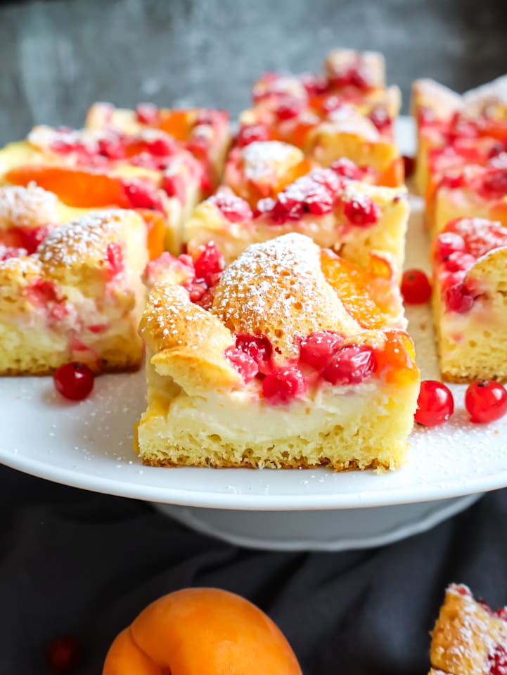 Ausschnitt aus Korb mit Apfeltaschen