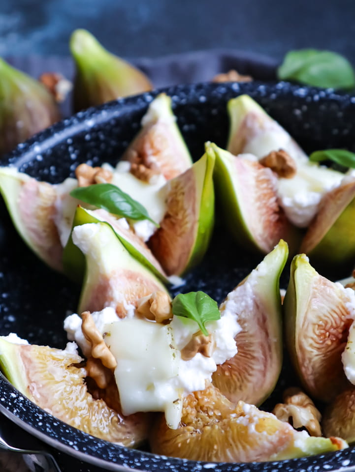 Ausschnitt aus Korb mit Apfeltaschen