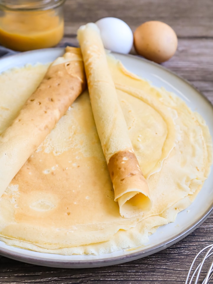 Baked Beans angerichtet in vier kleinen Schälchen