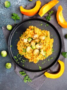 Kürbis mit Bulgur und Kohlssprossen