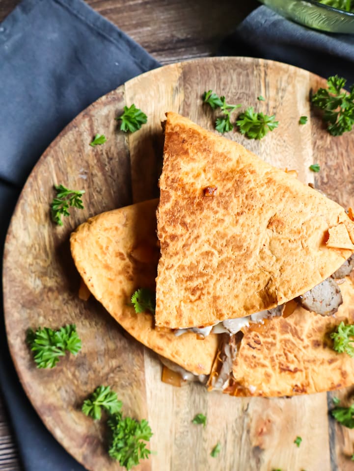 Quesadilla mit Steak Streifen und Käse