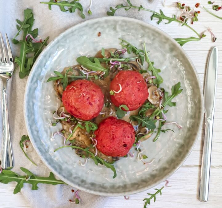Rote Rüben Knödel mit Feta