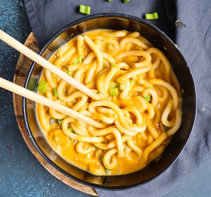 Kürbis Erdnuss Udon Nudeln