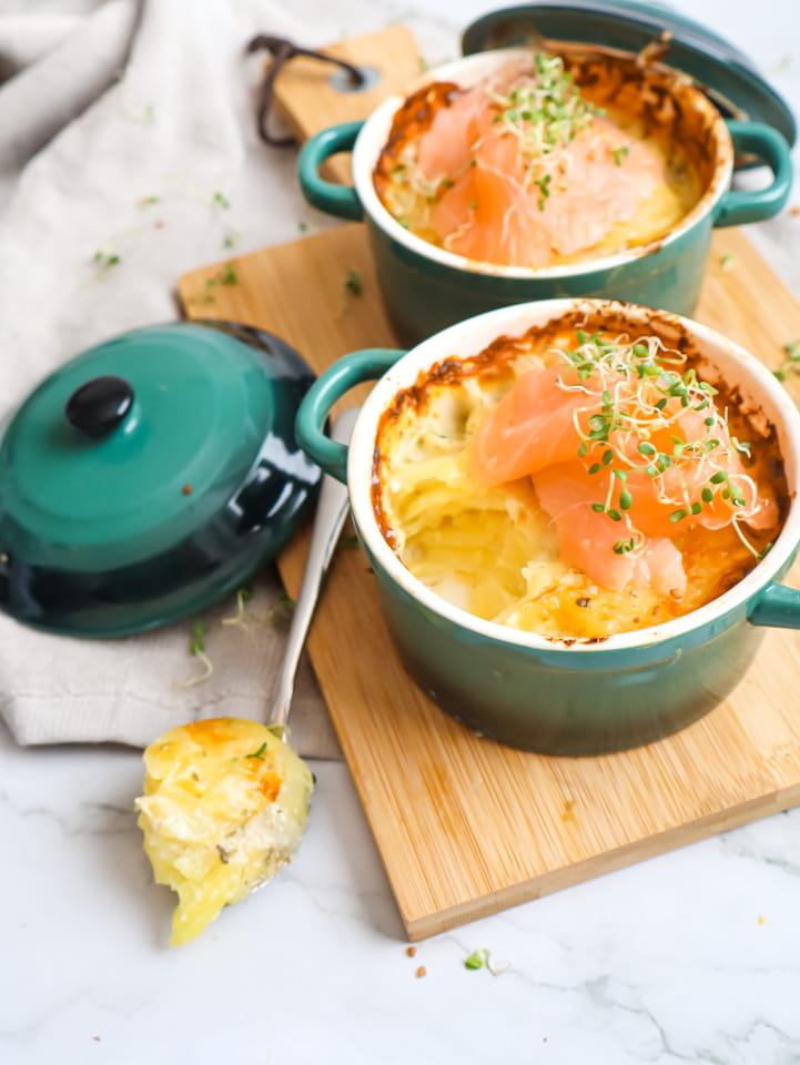Baguette mit gebackener Birne und Hüttenkäse