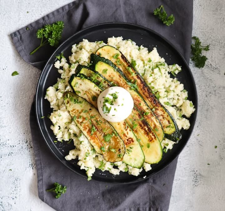 Zucchini auf Zitronencouscous mit Burrata