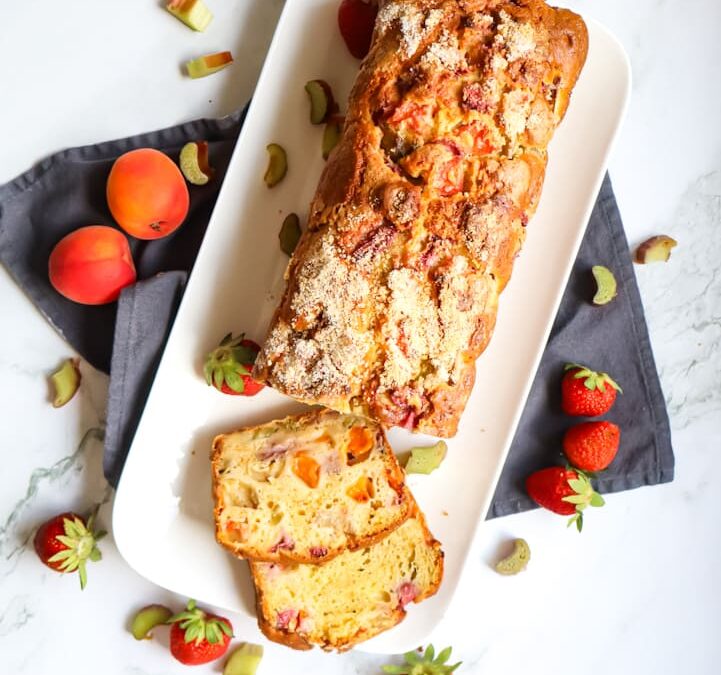 Rührkuchen mit Obst aus der Kastenform