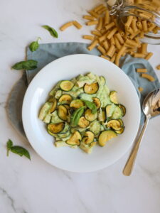 Nudeln mit Ricotta und Zucchini