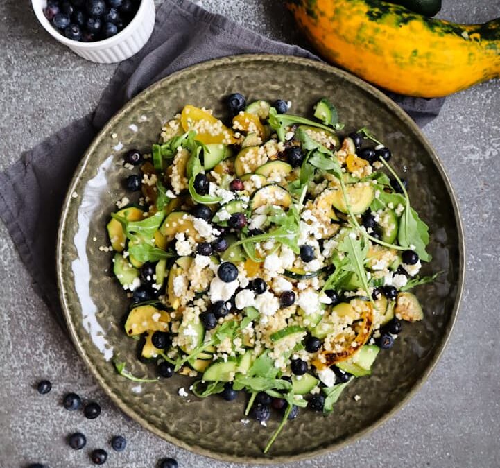 Hirse Salat mit Grillgemüse und Heidelbeeren