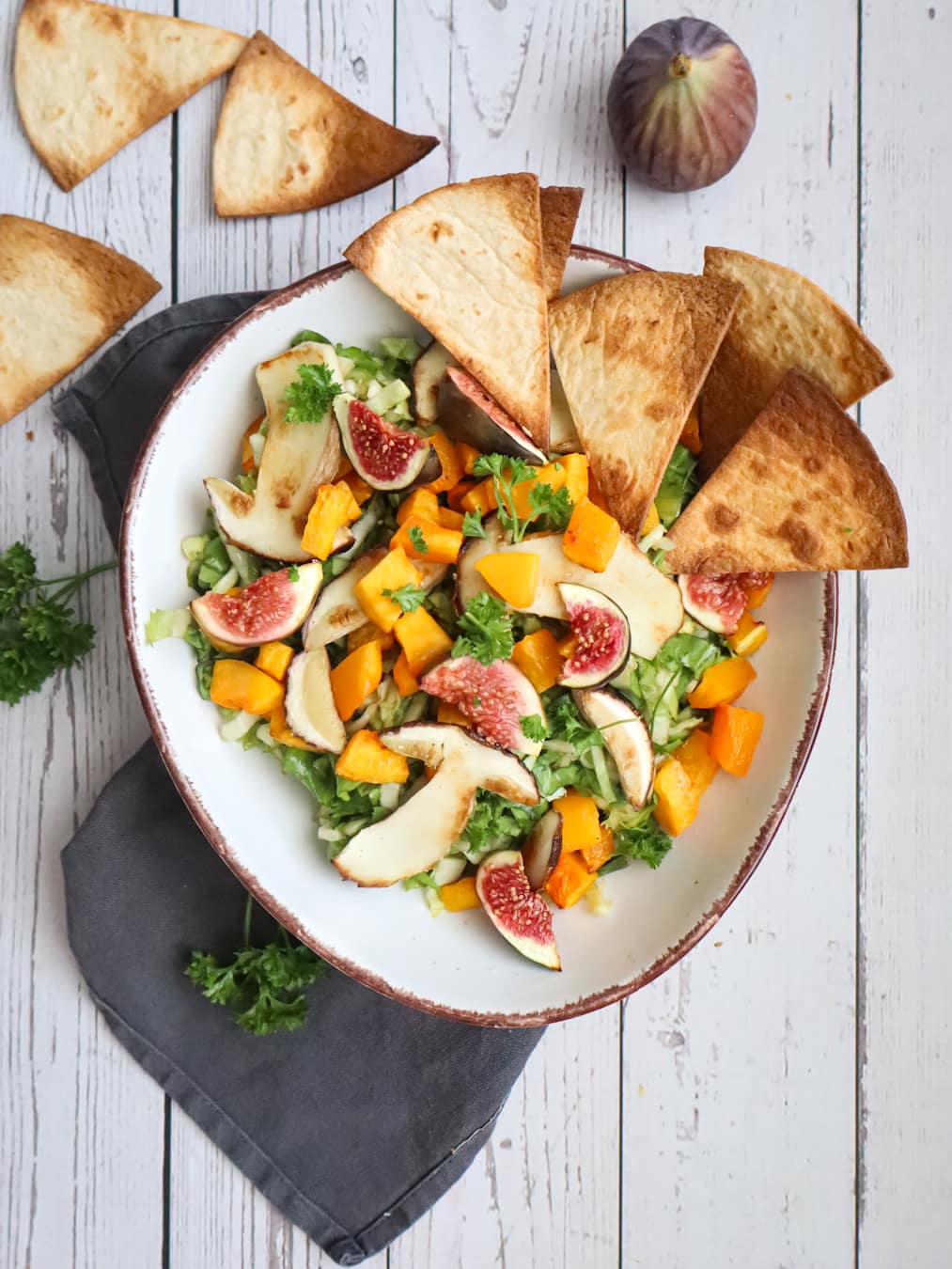 Salat mir Kürbis, feigen und steinpilzen
